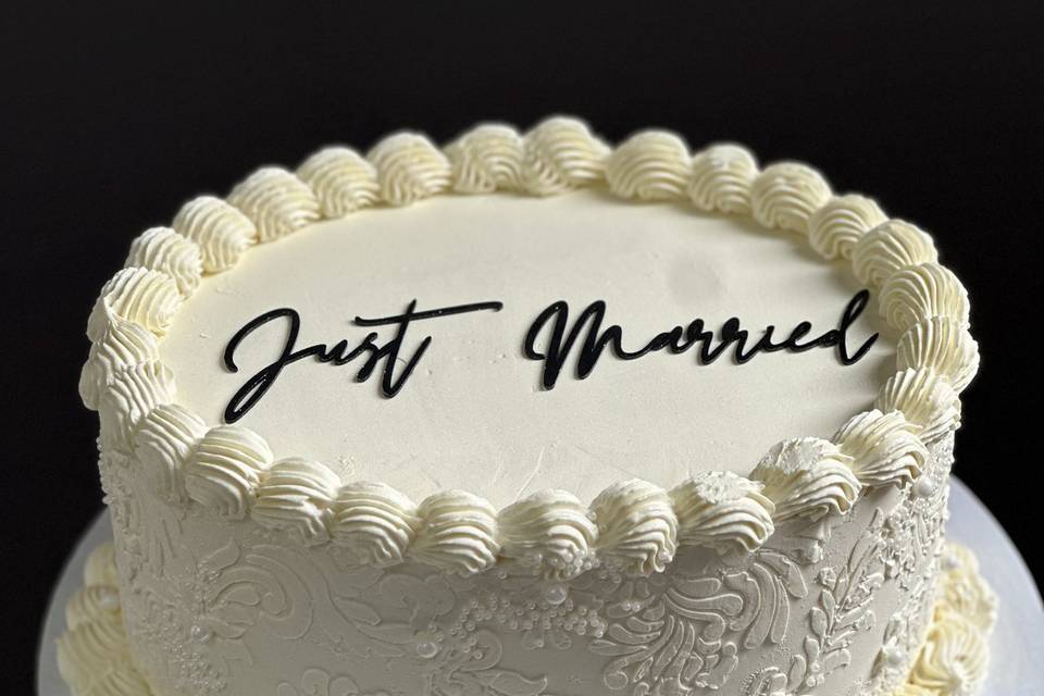 Oval mini cake