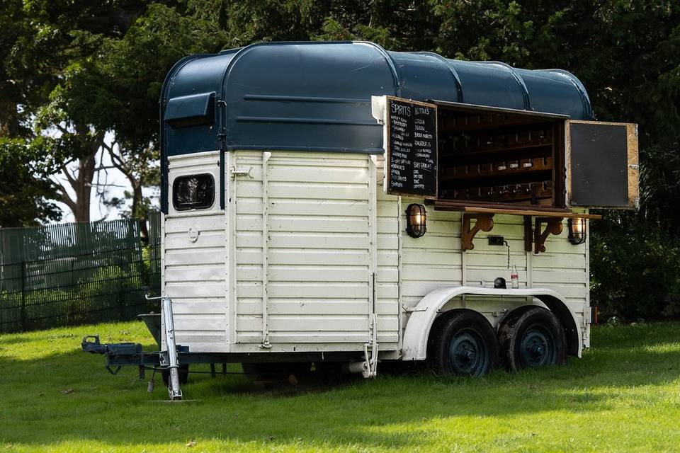 Horsebox bar