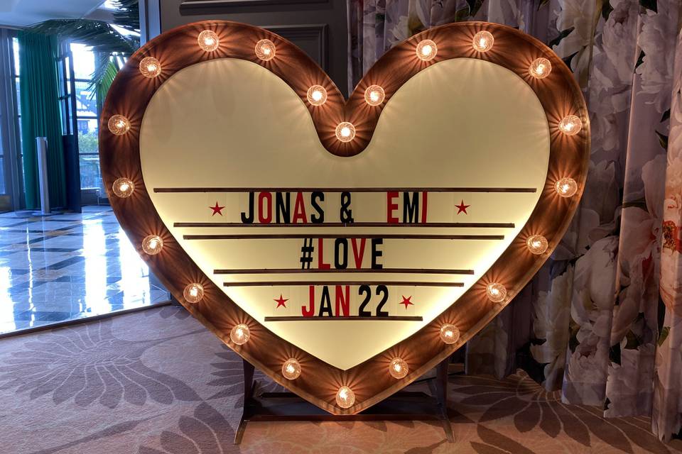 LED Heart message board hire