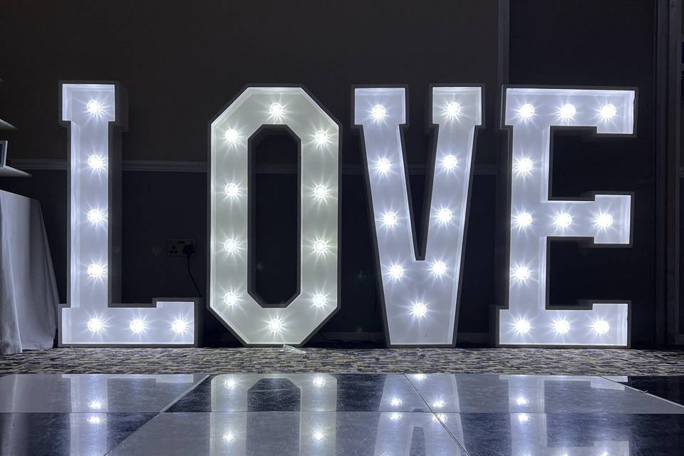 Love light up letters