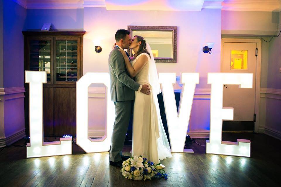 Love is in the air - first dance