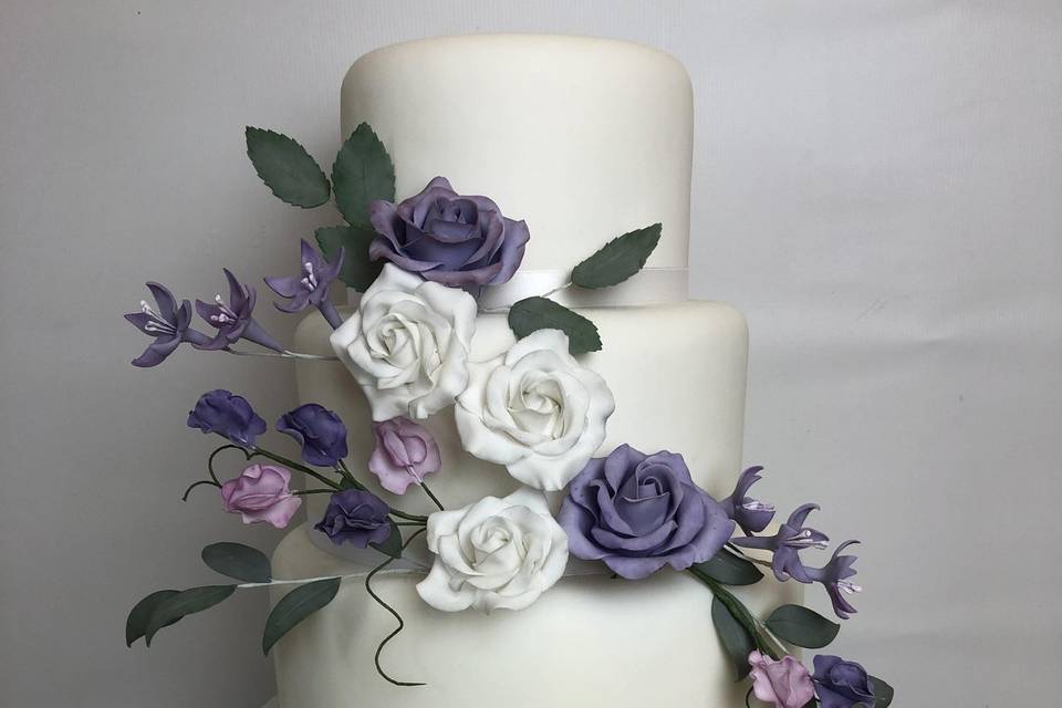 3 tier with roses and sweet pe