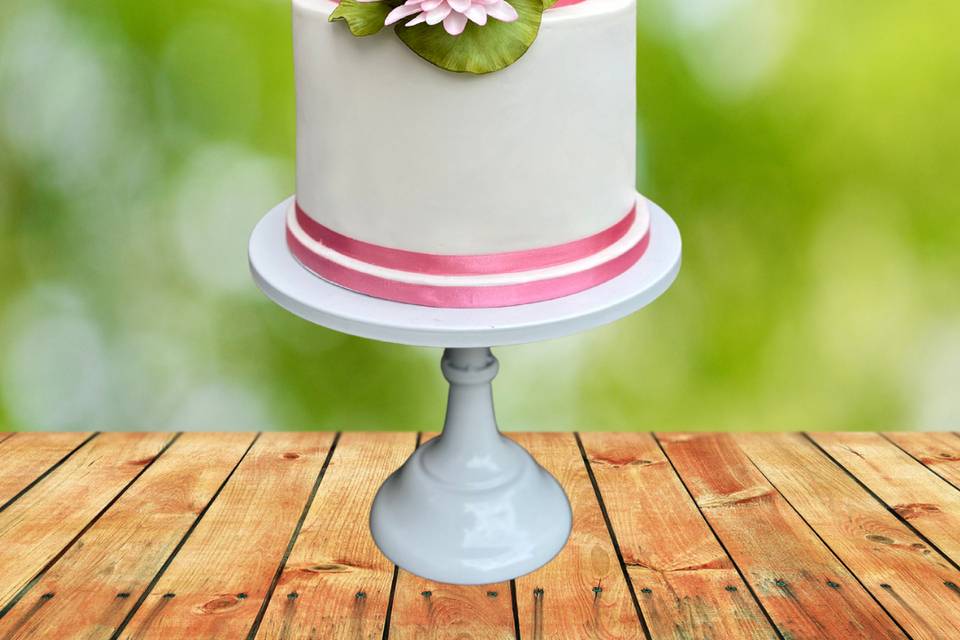 Three tier with water lily