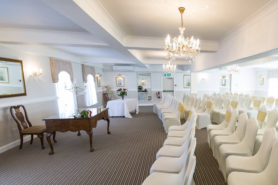 Ceremony in Malvern View Suite