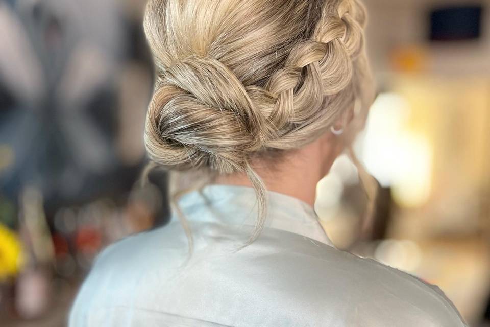 Low braided bun