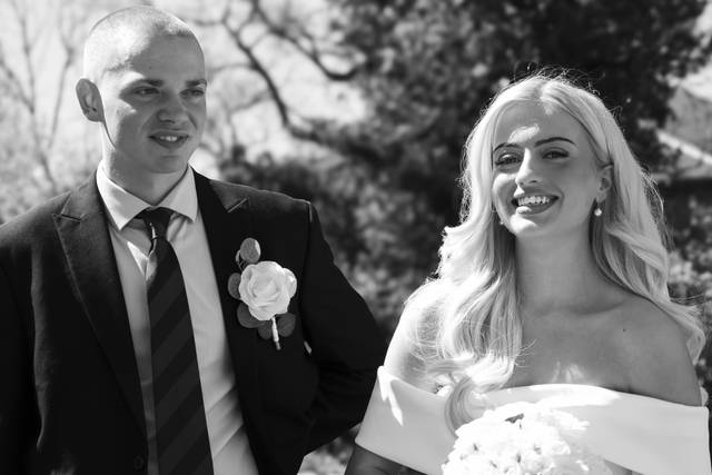 B&W Wedding Couple 2