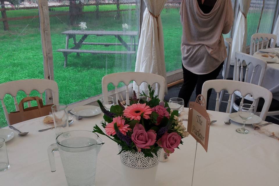 Country table centre