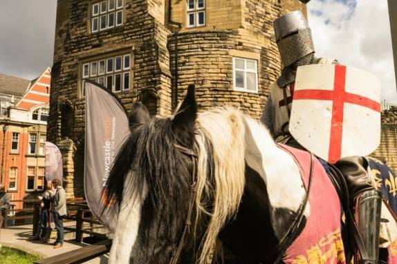 Be greeted by a Knight in armour at Newcastle Castle
