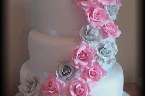Cascading cake florals