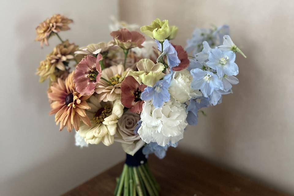 Modern bridal bouquet