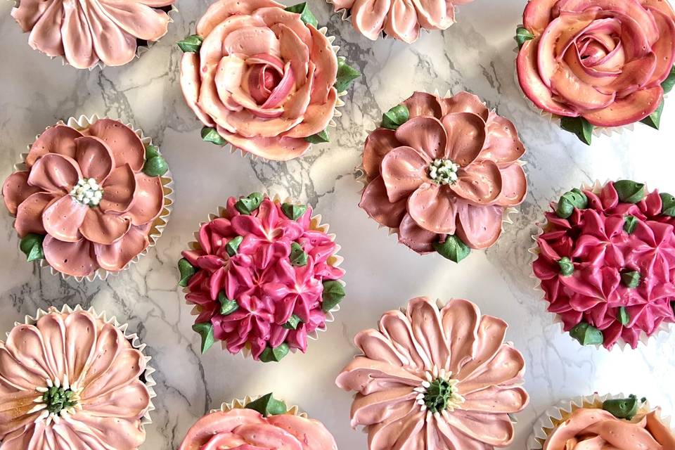 Dusky pinks flower cupcakes