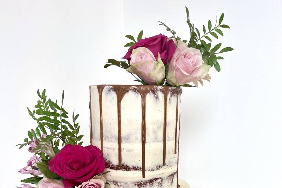 Drip cake with fresh flowers