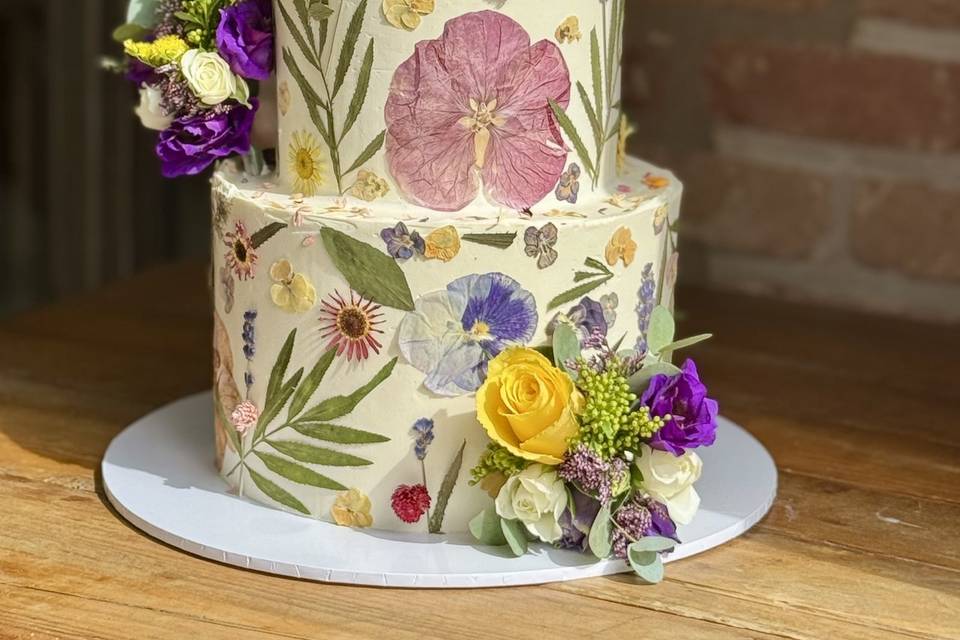 Pressed dried flowers cake