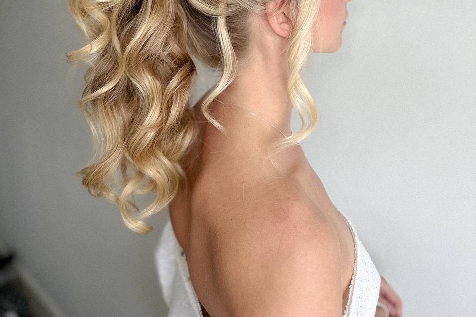 Bridal ponytail