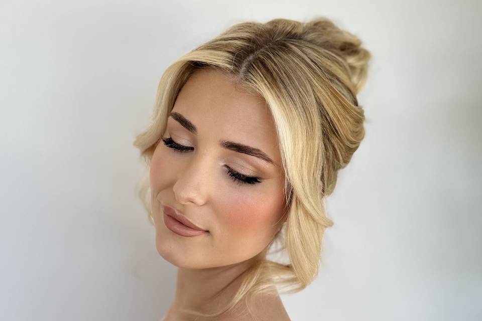 Soft glam bridal makeup