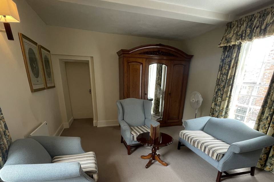 Lounge area in honeymoon room