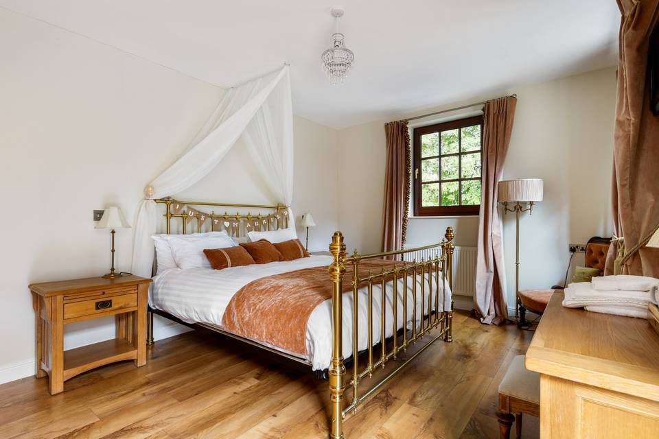 Guest bedroom
