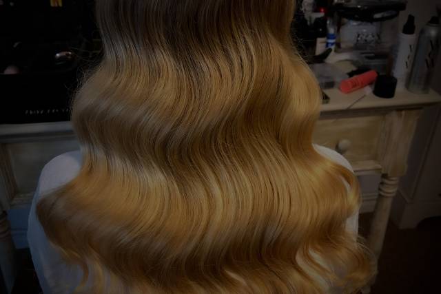 Hollywood waves