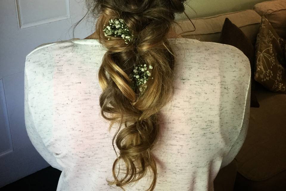 Long loose braid with flowers