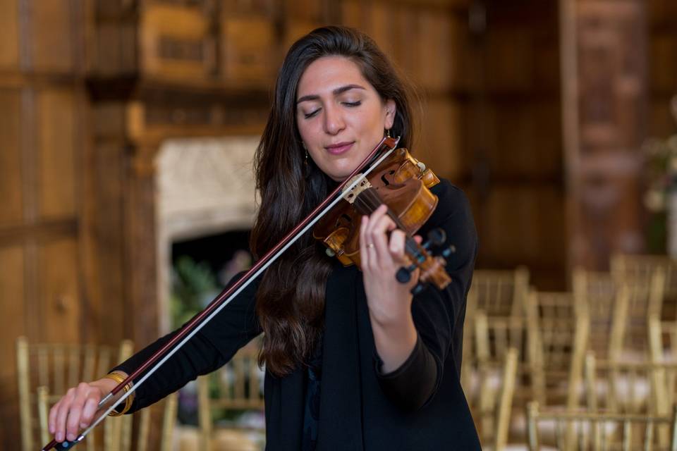 Giulia London Violinist