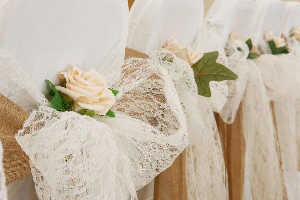 Hessian and lace looks fab