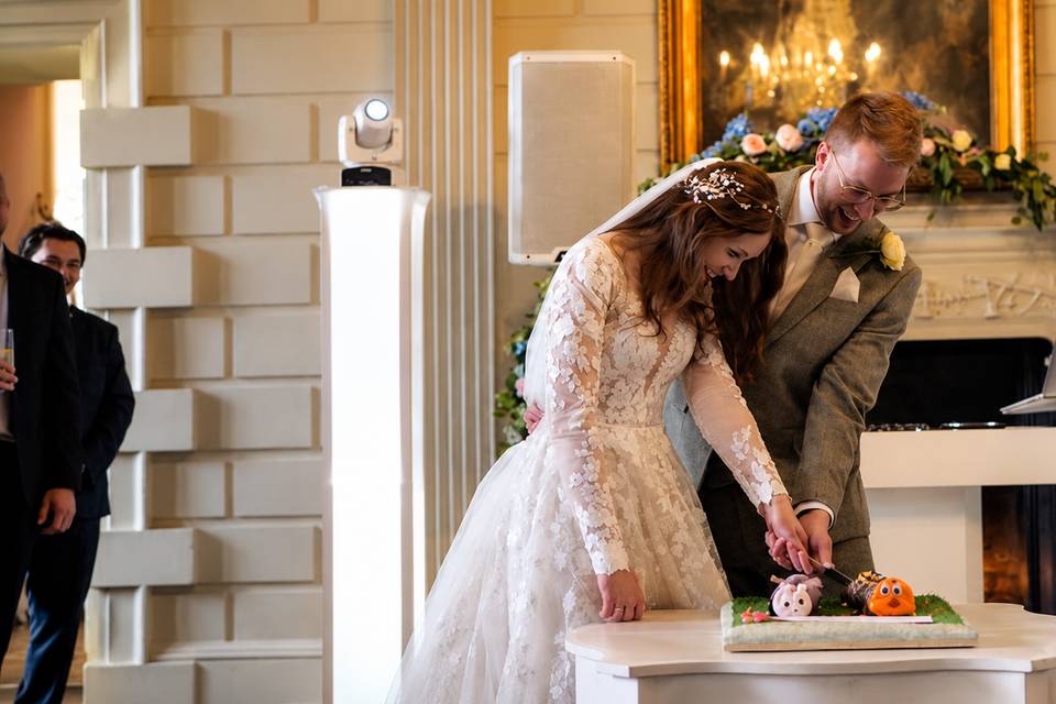 Wedding cake moment.