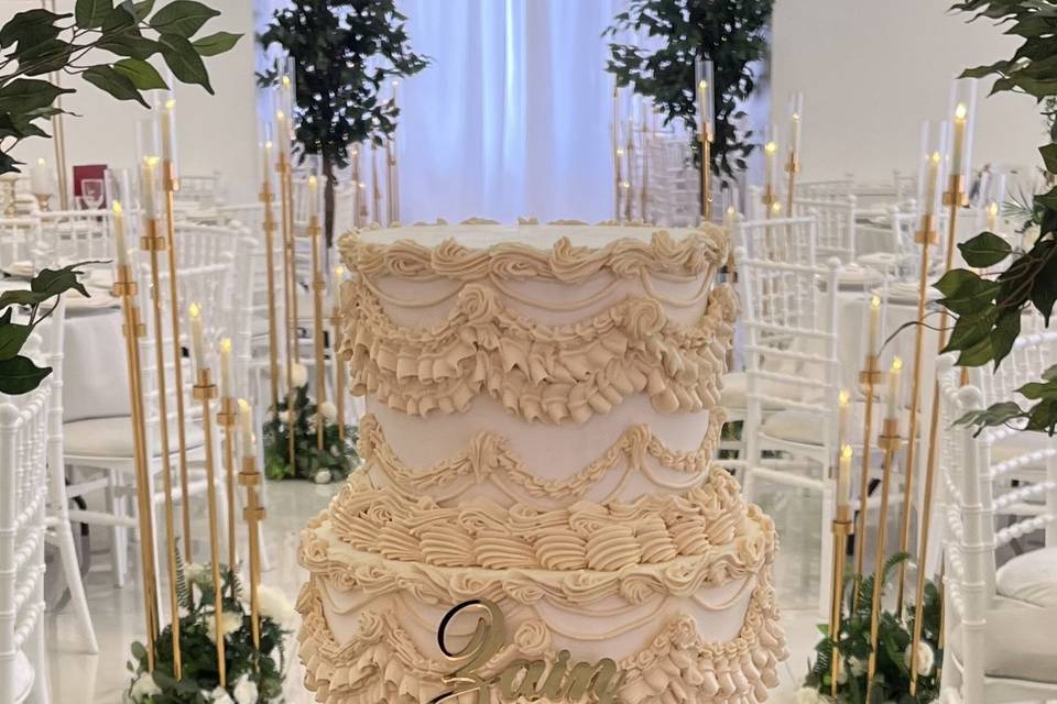 Vintage 3 tier wedding cake