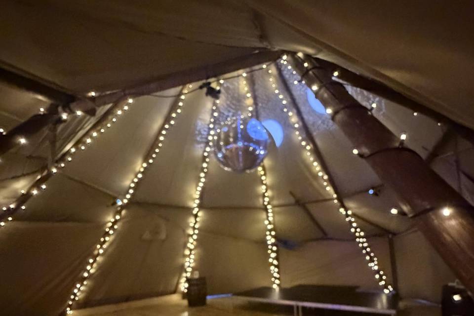Tipi Wedding - Dancefloor