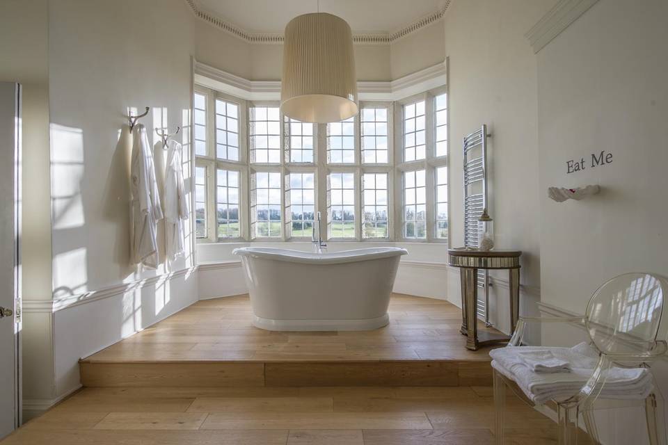 Bridal Suite Bathroom