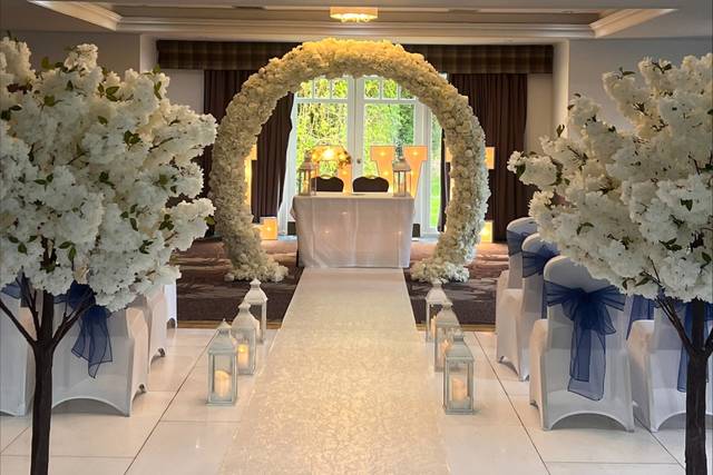 Arch wedding ceremony