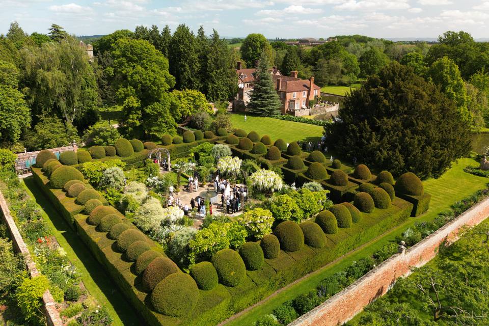 Birtsmorton Court White Garden