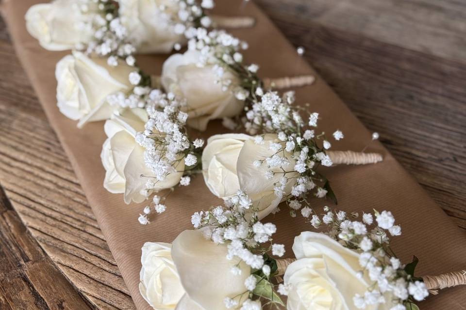 Groomsmen button holes