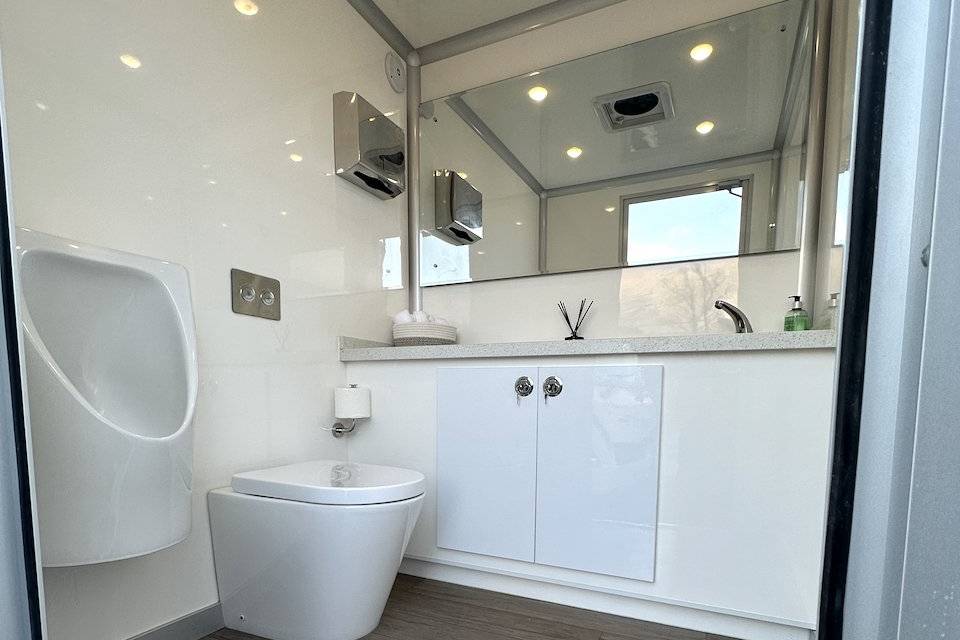 Stuga Luxury Toilet Hire