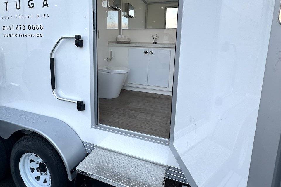 Stuga Luxury Toilet Hire