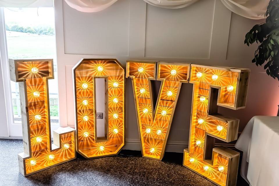 Large led love