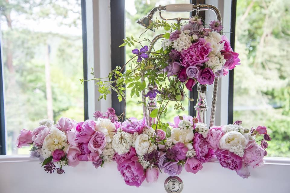 Bouquet and bridesmaids