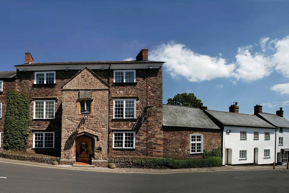 Luttrell Arms Hotel