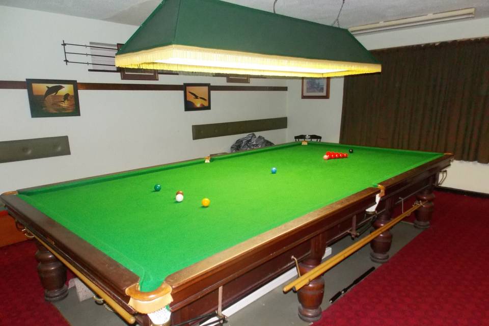 Pool table