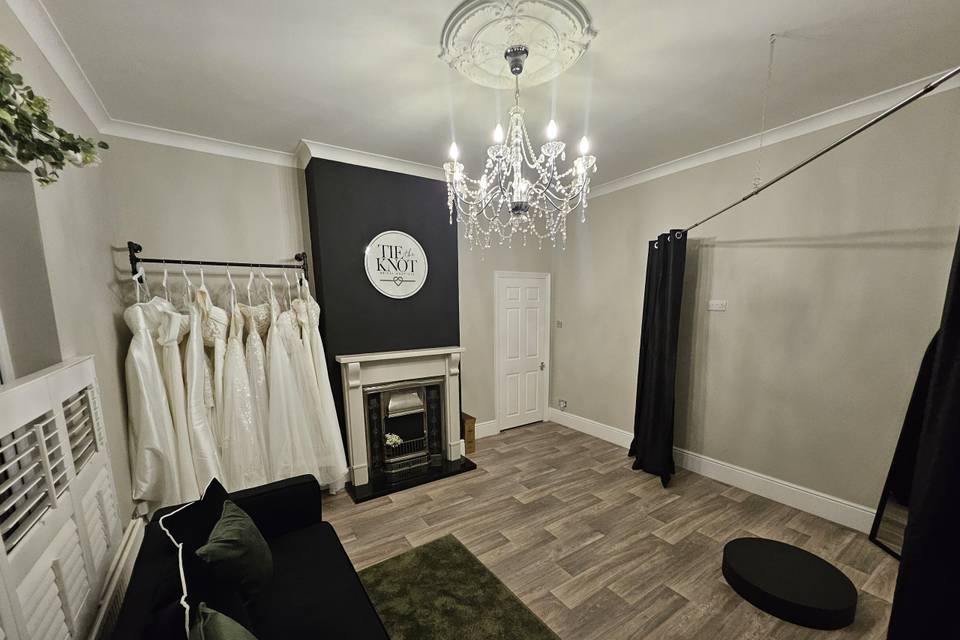 Tie the knot bridal boutique