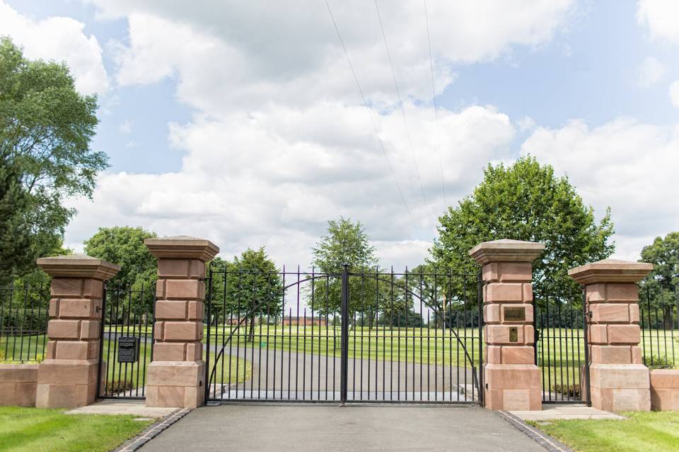 Entrance to Merrydale Manor