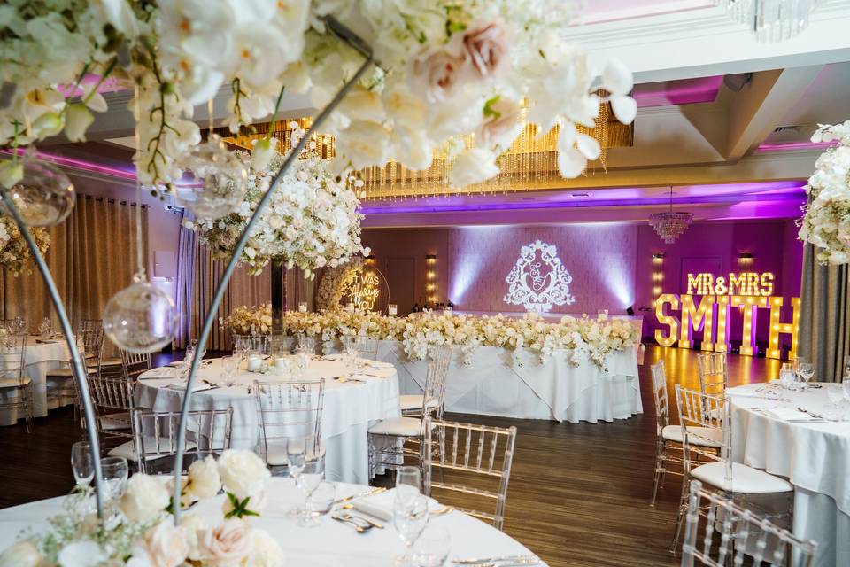 Merrydale Suite by Night