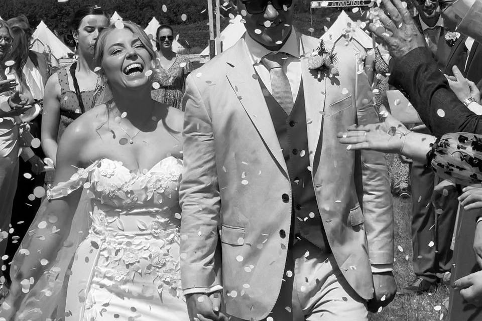The confetti walk | L&J