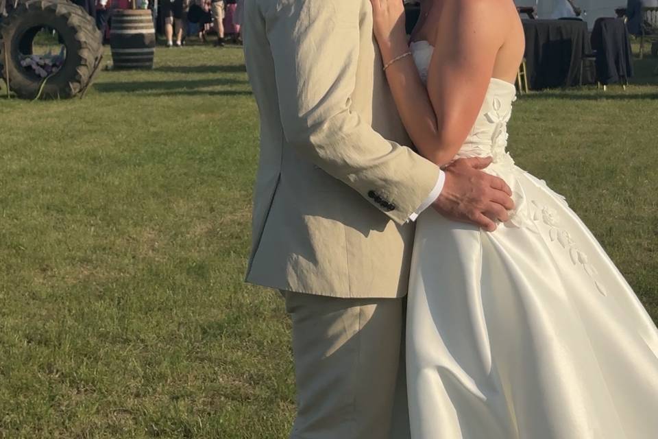 Golden Hour kisses | L&J
