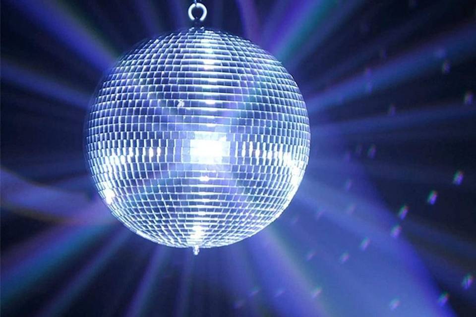 Free standing mirrorball