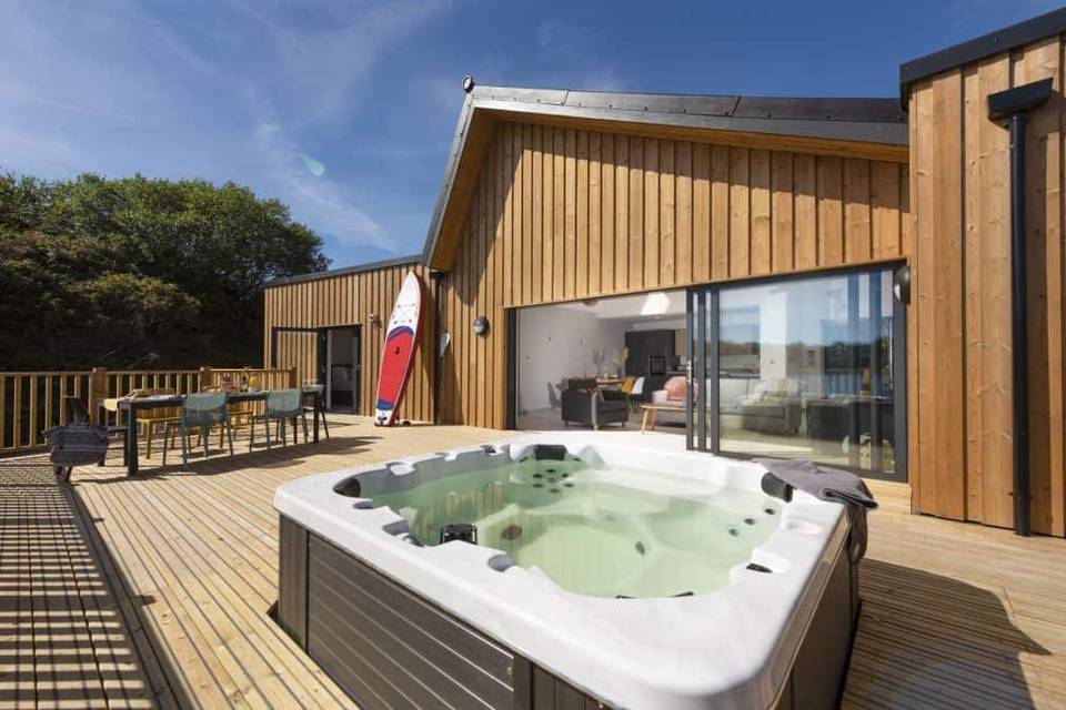 Lodge with Jacuzzi