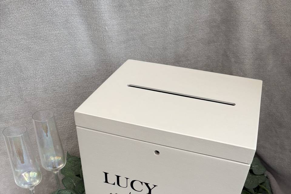 Lockable wedding card box