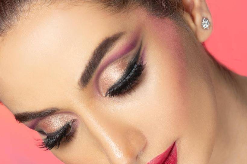 Arabic cut crease eye look