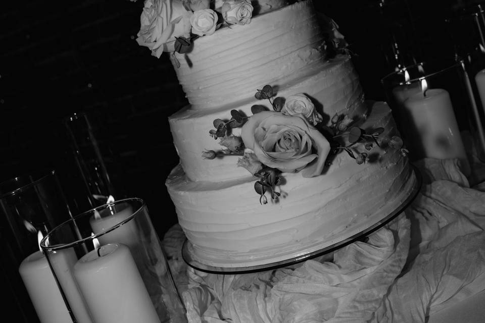 Wedding cake black and white