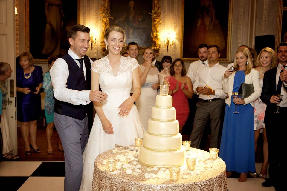 Wrotham Park Cutting the cake