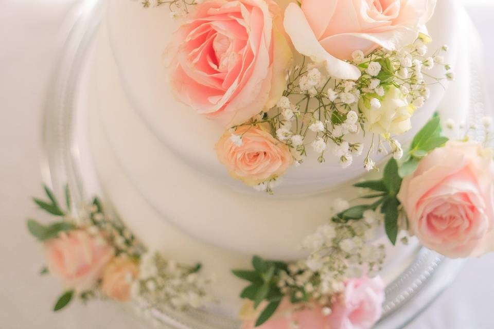 Close up of the wedding cake